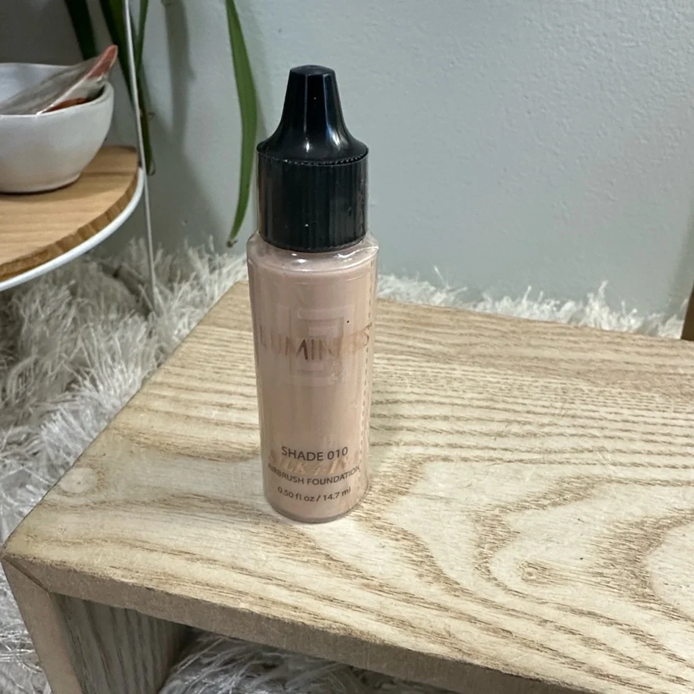 Luminess Silk 4-in-1 Shade 010 Airbrush Foundation .5 fl oz New Sealed